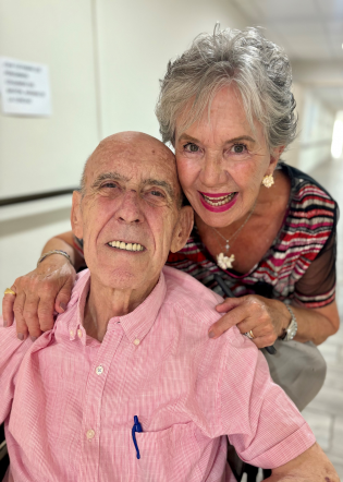 Parejas que siguen su amor en la residencia: sus consejos para una relación duradera  