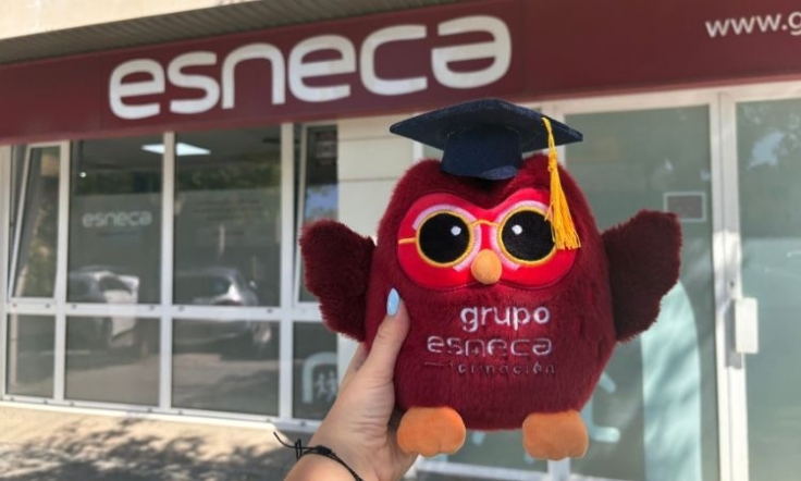 Grupo Esneca Formación celebra su 12º aniversario con la campaña 'Neca por el mundo'