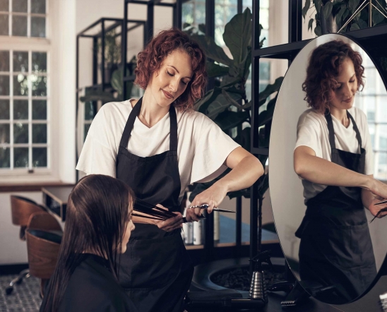 La institución académica Formación Universitaria lidera la preparación para el Técnico Medio en Peluquería y Cosmética C