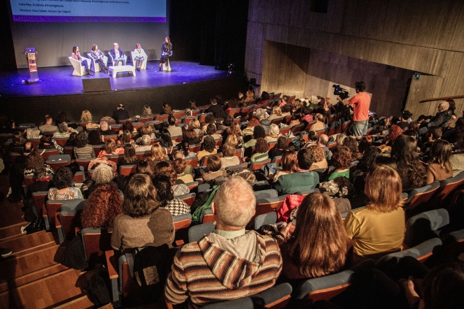 Profesionales de la información reivindican su papel clave ante el impacto de la IA