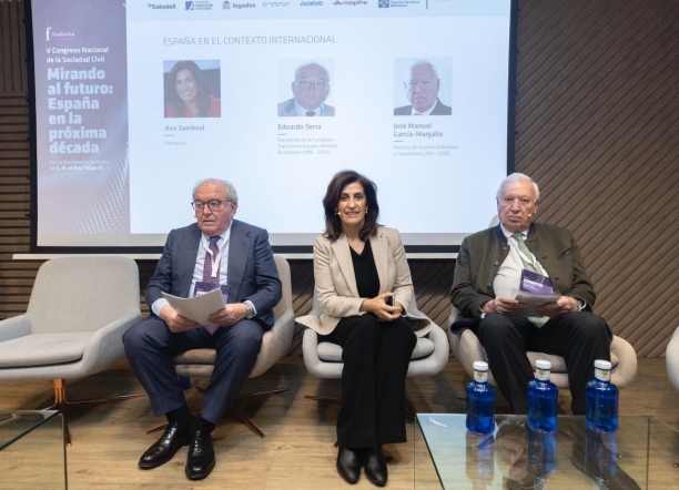 Expertos advierten de un deterioro institucional y reclaman reformas urgentes para evitar una 