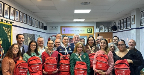 Valencia refuerza la cardioprotección de sus Fallas con la entrega de desfibriladores a las comisiones de Especial