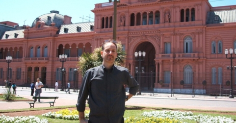 El profesor Vittorio Maria Pellitteri Tucci realiza donaciones solidarias a familias de músicos cubanos en Las Tunas y H