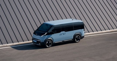 Rentalvan revoluciona el sector del transporte en Sevilla con su servicio flexible de alquiler de furgonetas por horas