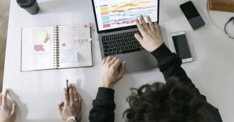 Registro horario digital obligatorio en 2026: su calendario previsto, requisitos y guía práctica para pymes y autónomos