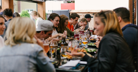 Longevytum señala que celebrar la Navidad puede reducir la edad biológica