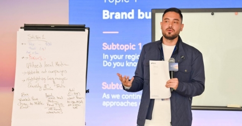 Innovación · Definiendo el futuro: Comienza el tour tecnológico de la alianza global de medios JETOUR JMA