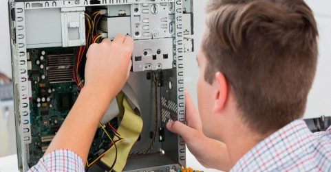 Formación Universitaria lidera la preparación para el FP de Técnico Medio en Sistemas Microinformáticos y Redes