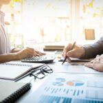 La asesoría comercial orientada a la planificación financiera fortalece el crecimiento empresarial